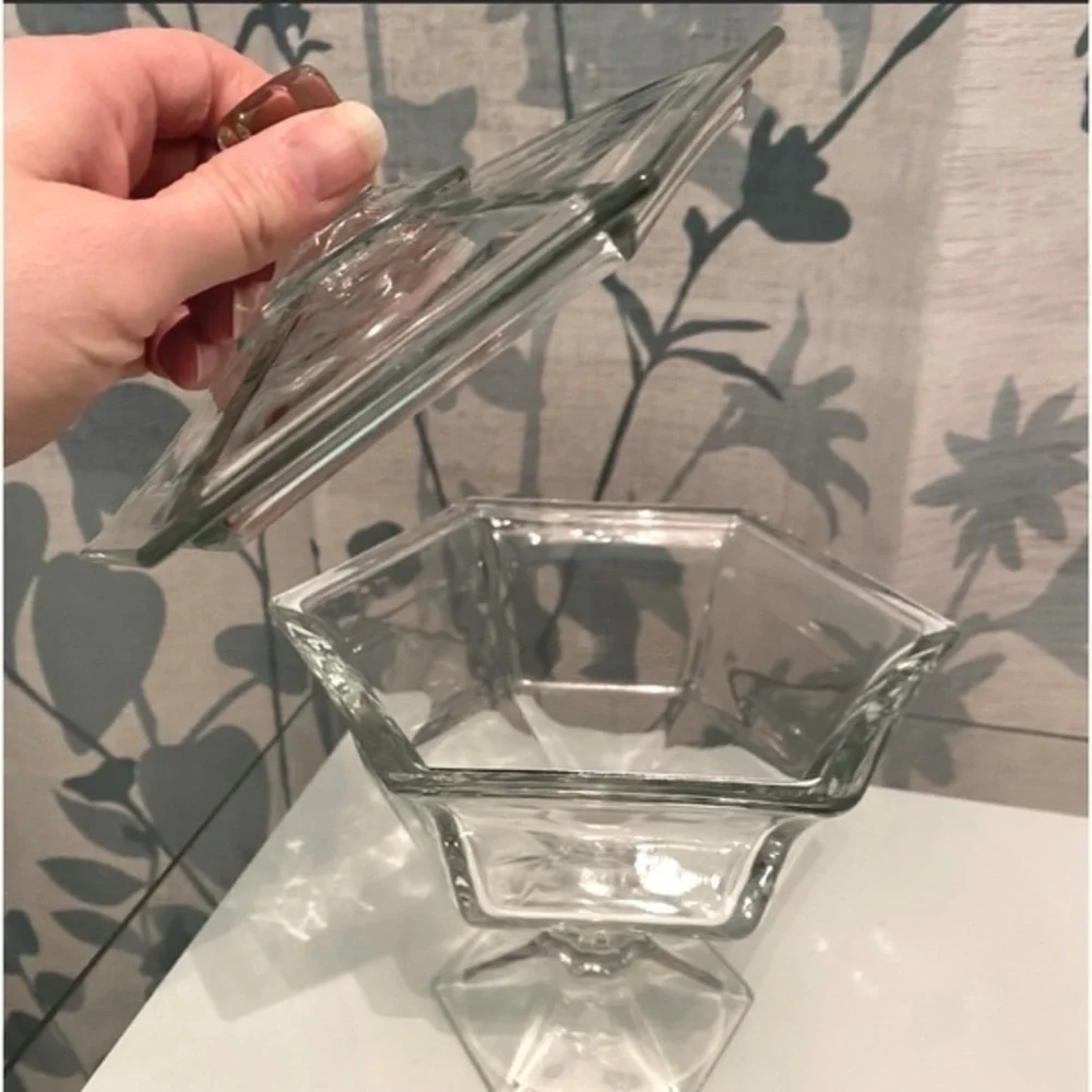 NWOT 8” Candy Pedestal Dish w Lid Cover Hexagonal‎ - Pressed Clear Crystal Glass